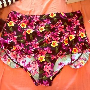 HIGH WAISTED BIKINI BOTTOMS